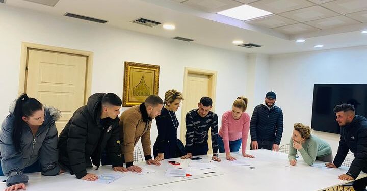 Kryemadhi kujton kohën në PS: Ekipi i LSI më solli në mendje shumë kujtime rinore, kur bashkë me miq e shokë…! kryemadhi