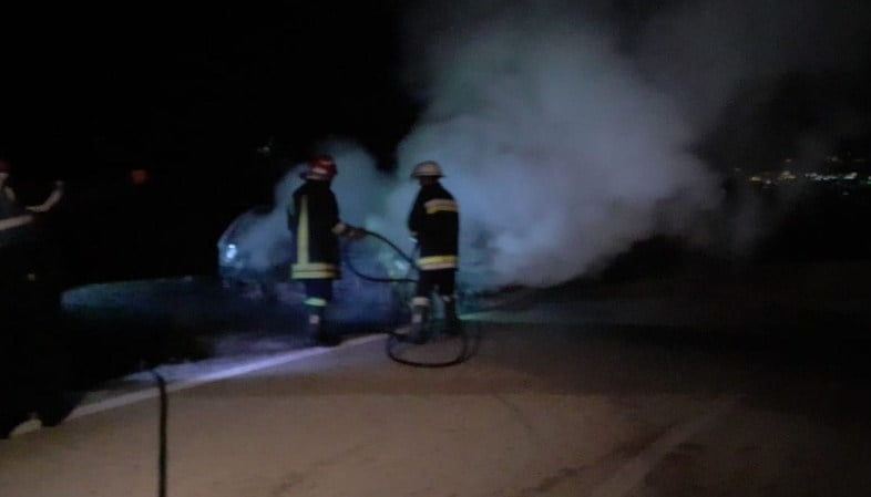 Gjendet një person i djegur brenda një makine të shkrumbuar makine zjarr