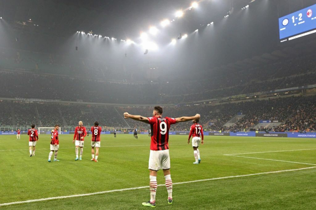 Milani përmbys Interin dhe rihap kampionatin milan