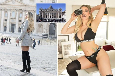 Modelja dëbohet nga Vatikani prej veshjes ‘tepër seksi’ mo