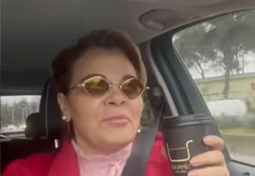 VIDEO/ Kryemadhi merr timonin: Mendoni pozitivisht, gëzojeni shpirtin monika