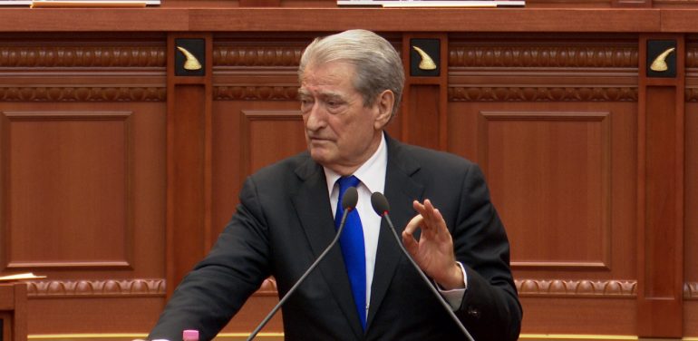 Berisha: Të shpëtojmë vendin nga aferat monstruoze, Rama-Basha do grabisin… sali berisha 3 770x376 1