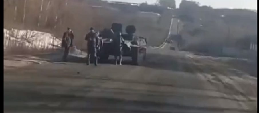 VIDEO/ “Ç’thuhet si po shkon lufta?” Biseda mes ushtarëve rusë dhe ukrainasit: Djemtë tanë po luftojnë mirë, ju po dorëzoheni po ashtu mirë ushtaret 905x395 1