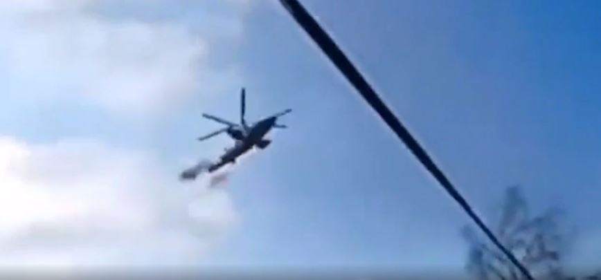 Pamje dramatike, helikopterët rusë sulmon me raketa, ukrainasit e shkrumbojnë në ajër 08311646 5EA2 4E1B BB1C BF80E93CD75E