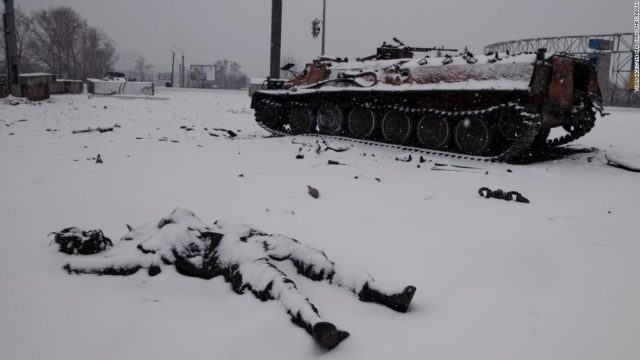 Trupat e vdekur të ushtarëve rusë mbushin tokën ukrainase 2 220323123815 05 russian soldiers deaths super 169 640x360 1