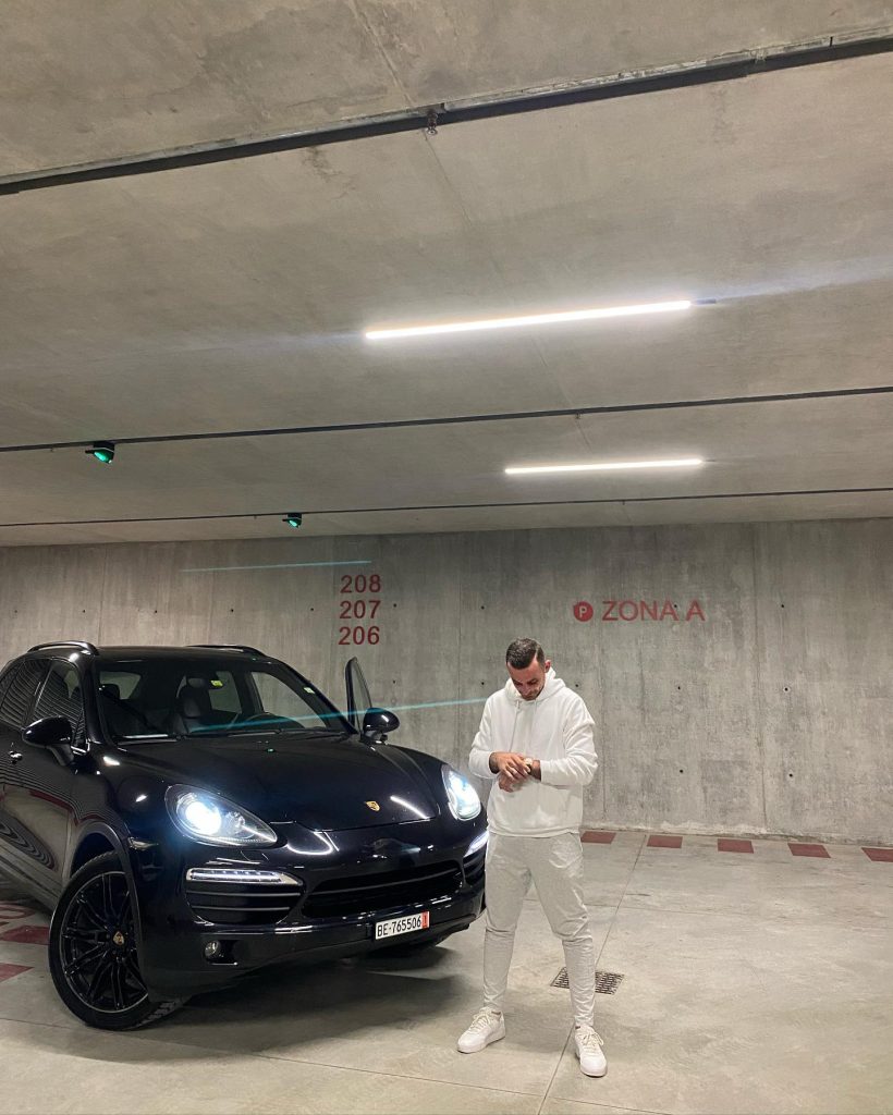 FOTO / Pozonte me makina luksoze, ky është i riu që humbi jetën në aksidentin në Fushë-Krujë 5 273573055 10219765718563313 3732047783263199657 n