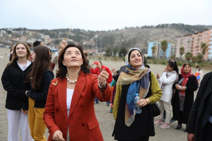 Kushi dhe Kim në Shëngjin: Punë e jashtëzakonshme në mikpritjen e afganëve 277366034 341076988047465 3073487294547505155 n 696x464 1