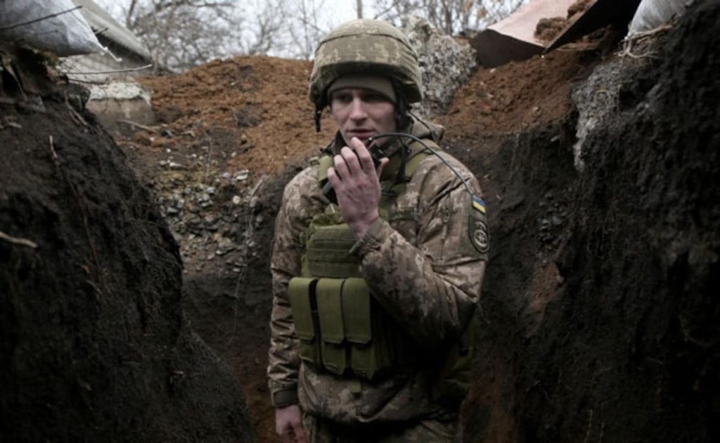 Ukraina: Rusët nuk zgjasin dot më shumë se 3 ditë, po u mbarojnë rezervat e municioneve 2fhtvi3o ukraine forces afp 625x300 18 February 22