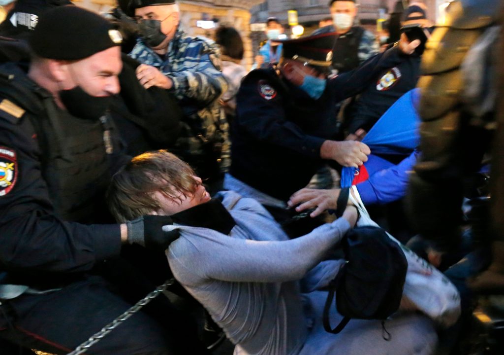 Rusi, numër i lartë arrestimesh për protestat kundër luftës në Ukrainë 1 46710