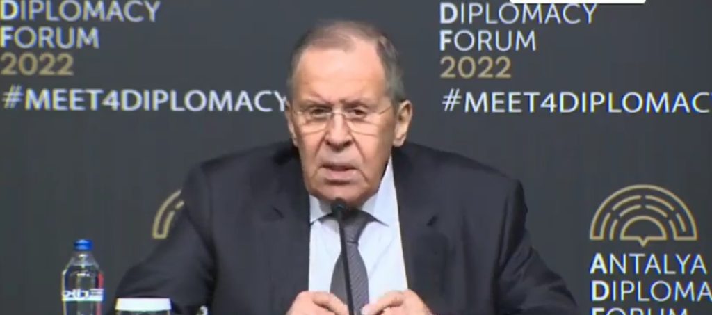 Video/ Shikoni reagimet nervoze të Lavrov gjatë konferencës për shtyp 5658