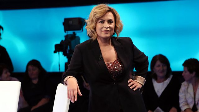 Moderatorja Eni Vasili ndan foto me vajzat binjake 640 0 5bb66cf2924a0