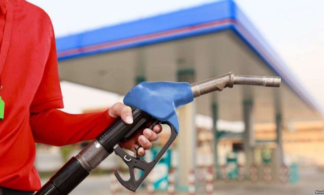 Ulet me 3% çmimi i naftës në bursë, në Shqipëri çmimi zbret në 240 lekë/litër 640 0 6203971235513
