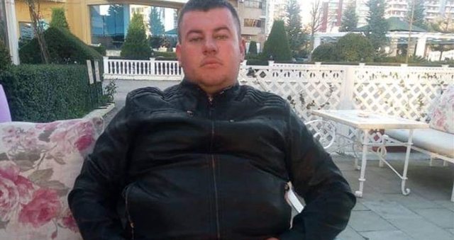 Zjarri në Komisariatin e Kamzës, dëshmia e nënës së viktimës: Djali më dhunonte, mori bombolën e gazit dhe na tha se do na digjte të gjithëve 640 0 mici 575