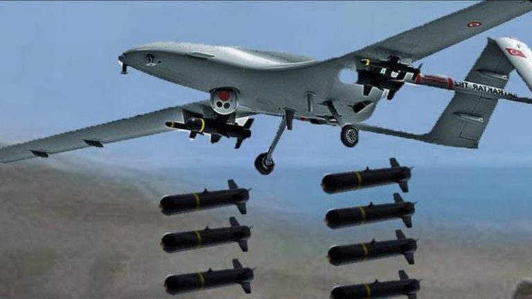 VIDEO/ Forcat ukrainase i kushtojnë këngë dronëve turke 800 0 621b66834448d 768x432 1