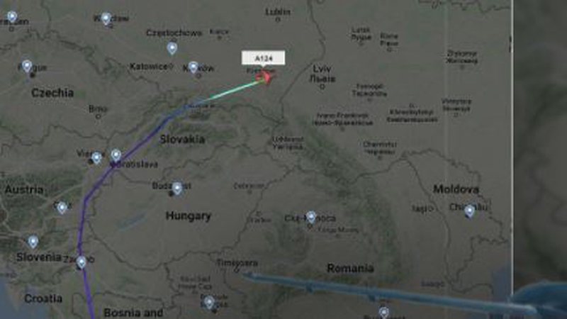 Avioni gjigant i mbushur me dronët turq kalon në qiellin shqiptar. Pajisjet drejt Ukrainës 800 0 623ee64dbb4a3