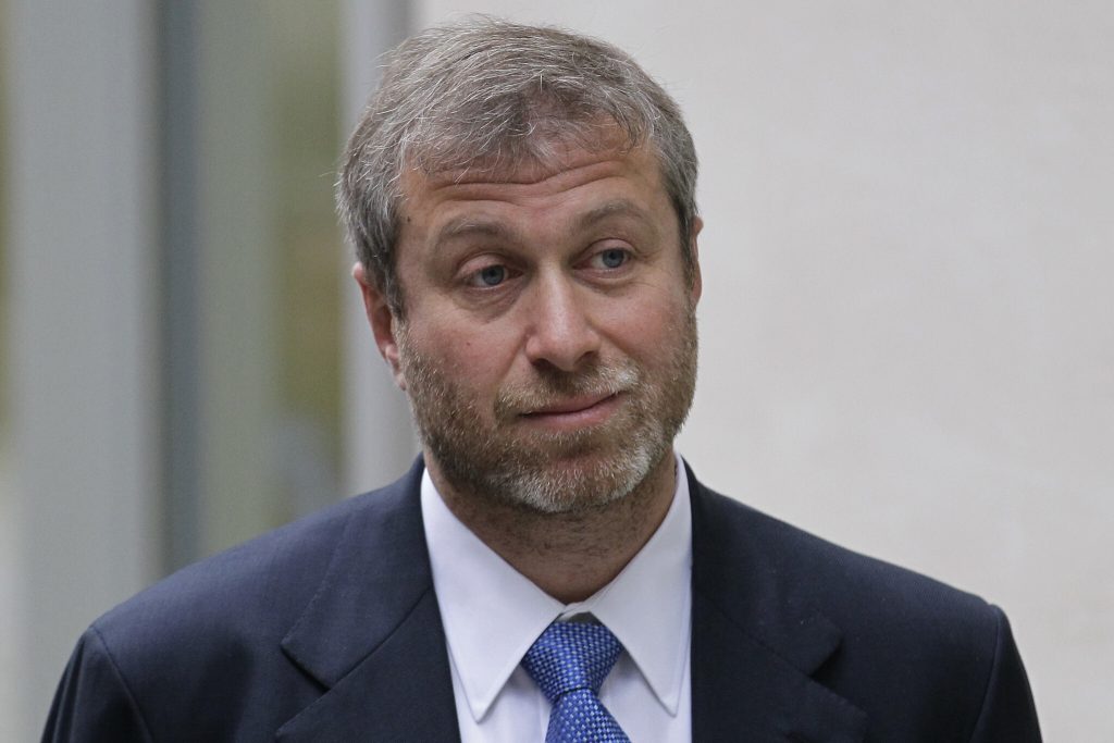 “The Times” zbulon prapaskenat e negociatave të Roman Abramovich AP111031021905