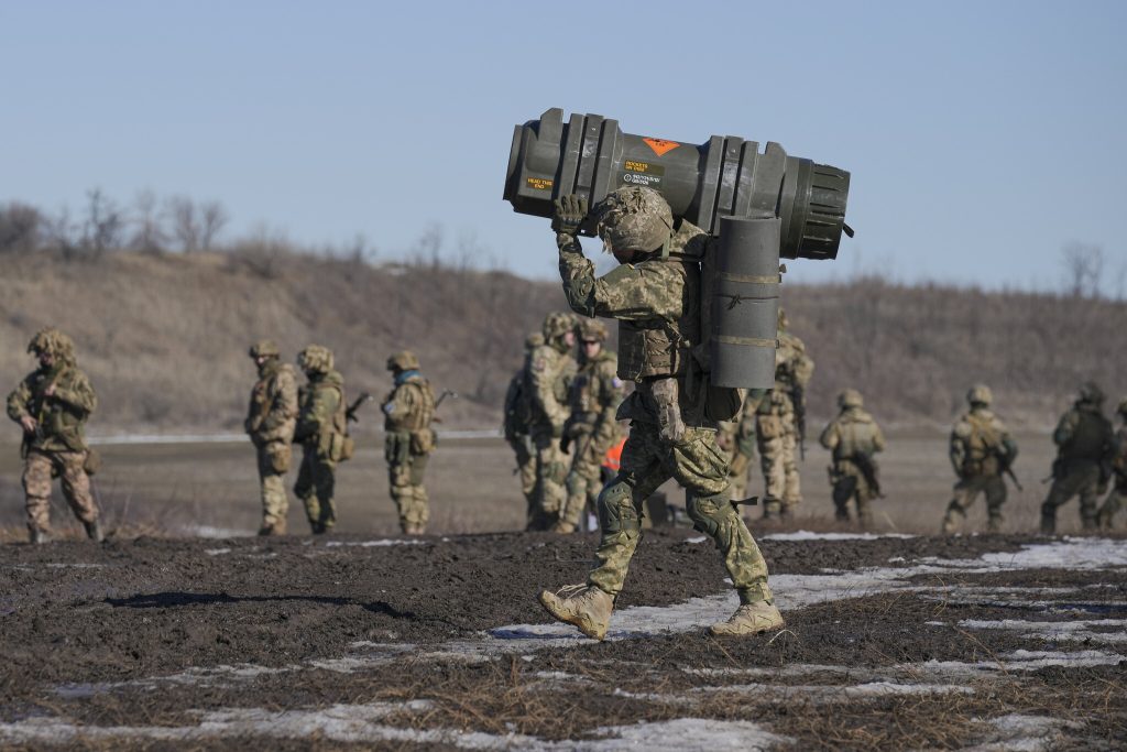 Ukraina drejt një lufte guerrile: Ferri që i kanoset rusëve AP22046397467434