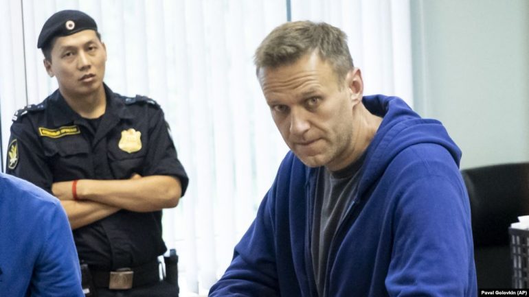 Kundërshtari i Putin thirrje nga burgu: Sa më shumë protesta kundër luftës në Ukrainë Aleksei Navalny 770x433 1