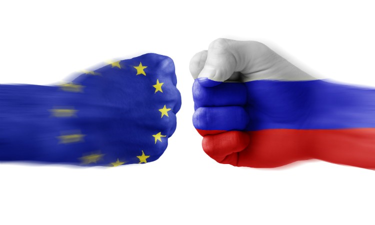 Miratohet paketa e katërt e sanksioneve të BE-së ndaj Rusisë EU condemns Russia