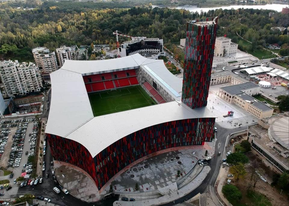 Finalja e Conference League / Drejtuesit e institucioneve kryesore trajnohen mbi sigurinë nga FSHF dhe UEFA
