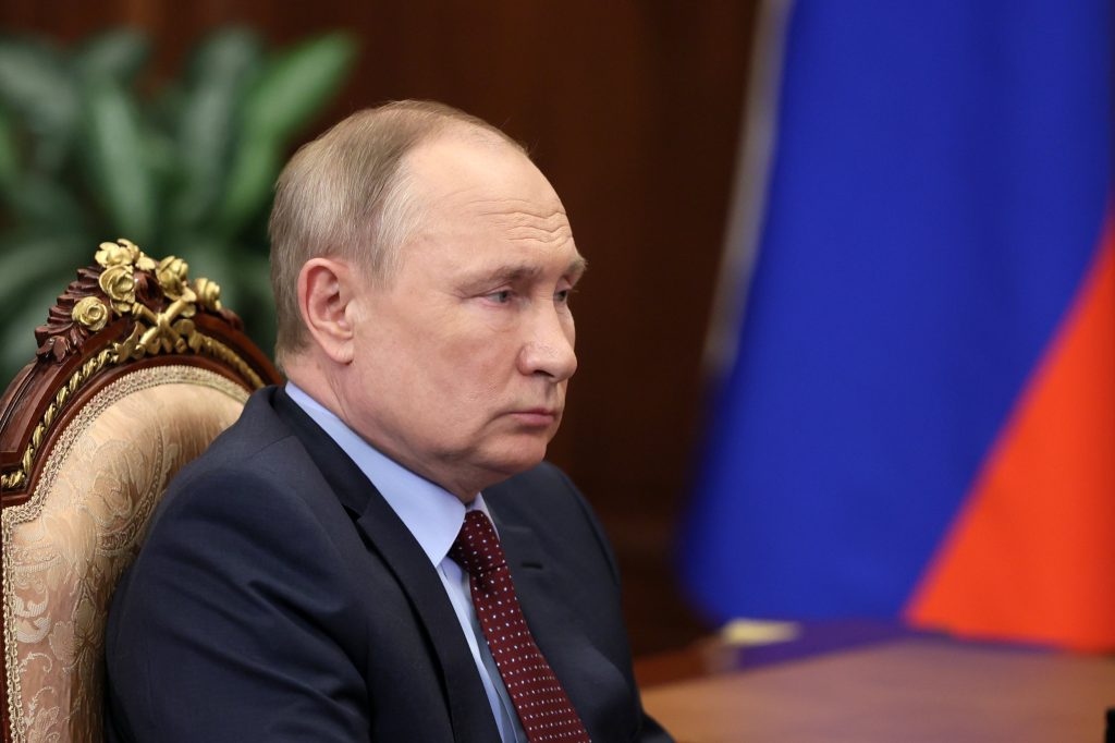 “Po luan me zjarrin dhe po ve në rrezik Evropën”, Anglia mesazh Putinit FM2d2qlXsAEHDb5