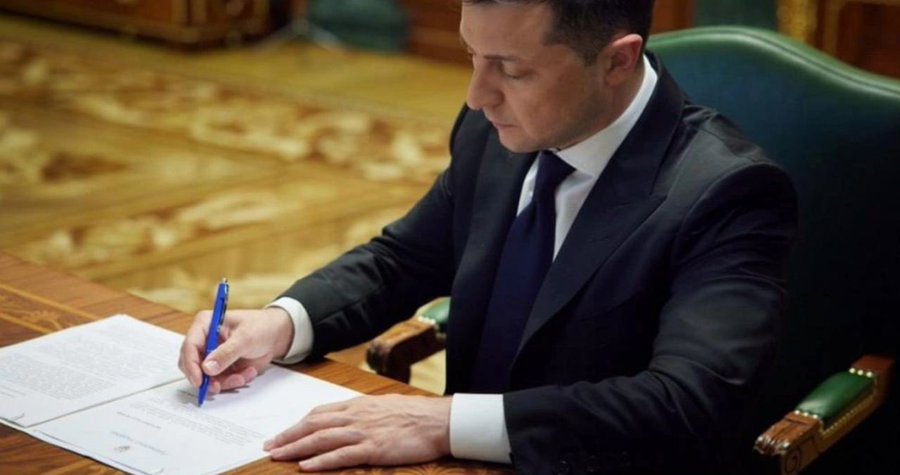Ukrainë/ Çdo ditë do të mbahet 1 minutë heshtje në nderim të viktimave të luftës FN48kgqXMAktg1y