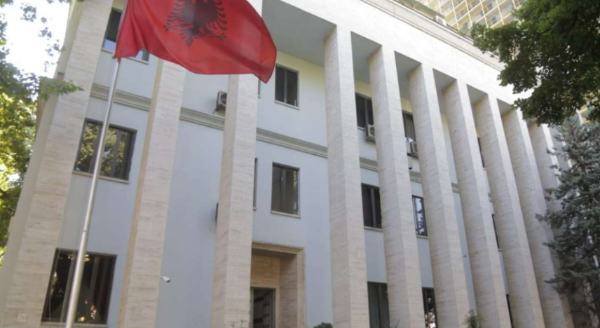 Meta dekreton Gentian Medjan gjyqtar të Gjykatës së Lartë GJL