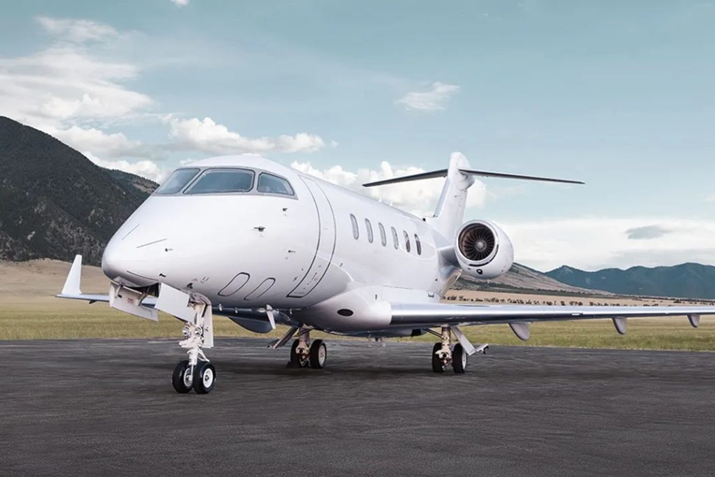 Dikur me kamionë dhe gomone, sot edhe me avionë privatë. Shqiptarët bëjnë çmos për të emigruar në Angli PrivateJetDecoder 2021 XO