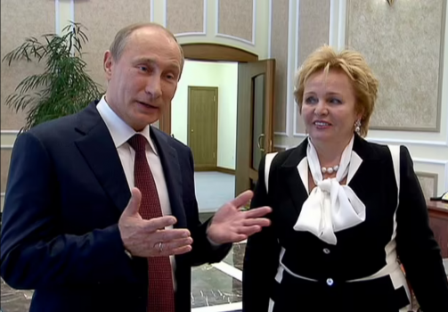 Imazhe/ Njihuni me gjimnasten seksi që ka katër fëmije me Vladimir Putinin, ja ku strehoet tani 9 Putin me gruan Ludmilla 503x350 1