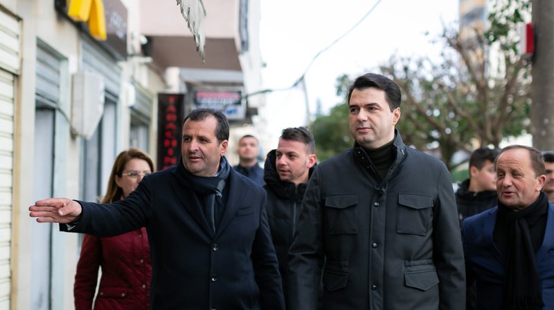 Kandidati i PD për Rrogozhinën mesazh Bashës:Kërkoju llogari deputetëve, nuk vihet në fushatë për foto SARACI