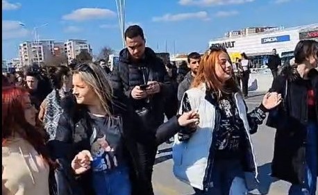 Studentët e UBT bojkotojnë mësimin dhe ngrihen në protestë Screenshot 1 3 734x450 1