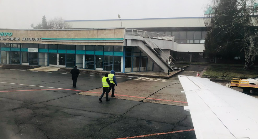 Rusia sulmon me raketa aeroportin në Dnipro Untitled 48