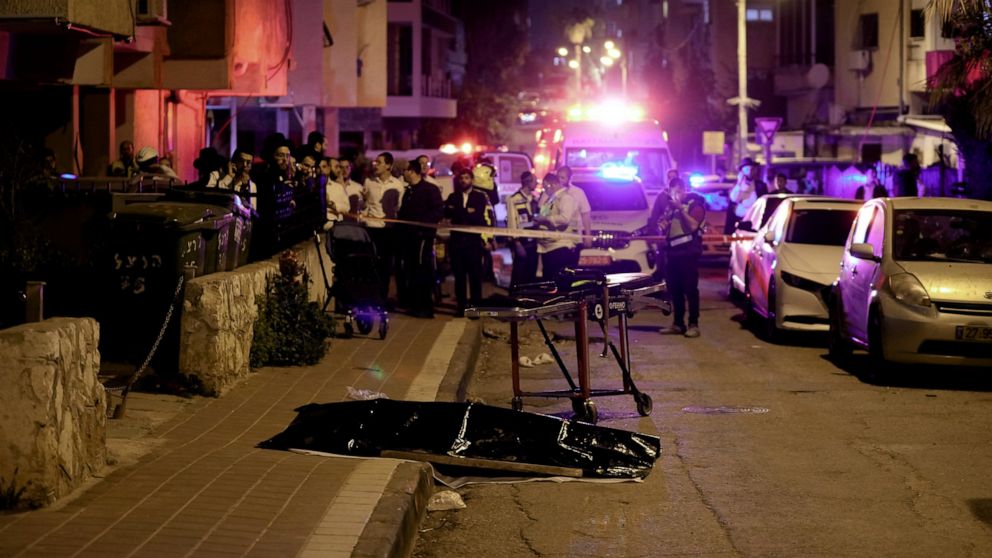 Izrael/ Sulm vdekjeprurës, mbeten të vrarë 5 persona