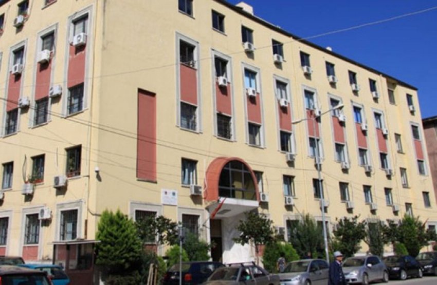 Durrës, Prokuroria nis hetimet për ngordhjen e mijëra shpendëve nëpër pulari auto at63t3t15220558931522055897