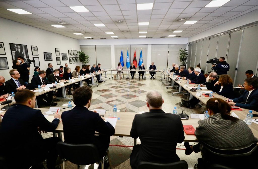 Xhaçka në takim me trupin diplomatik: Shqipëria, në krye të përpjekjeve pranë ukrainasve b0a28082 5a21 4401 9e6b 478711f03114