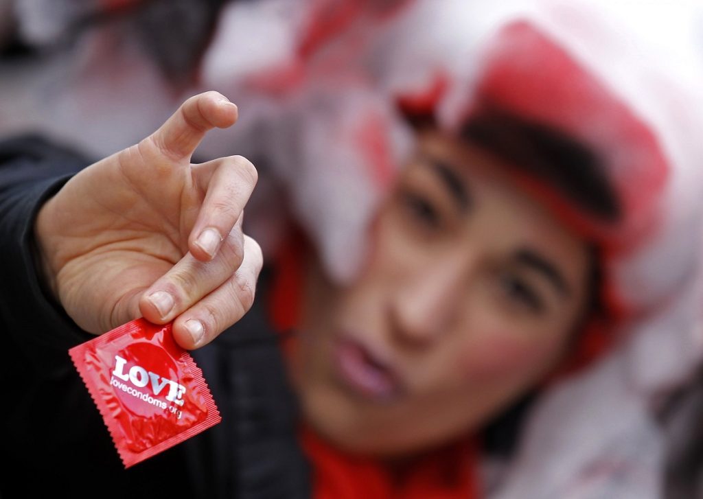 Shitjet e prezervativëve arrijnë majat në Rusi condoms
