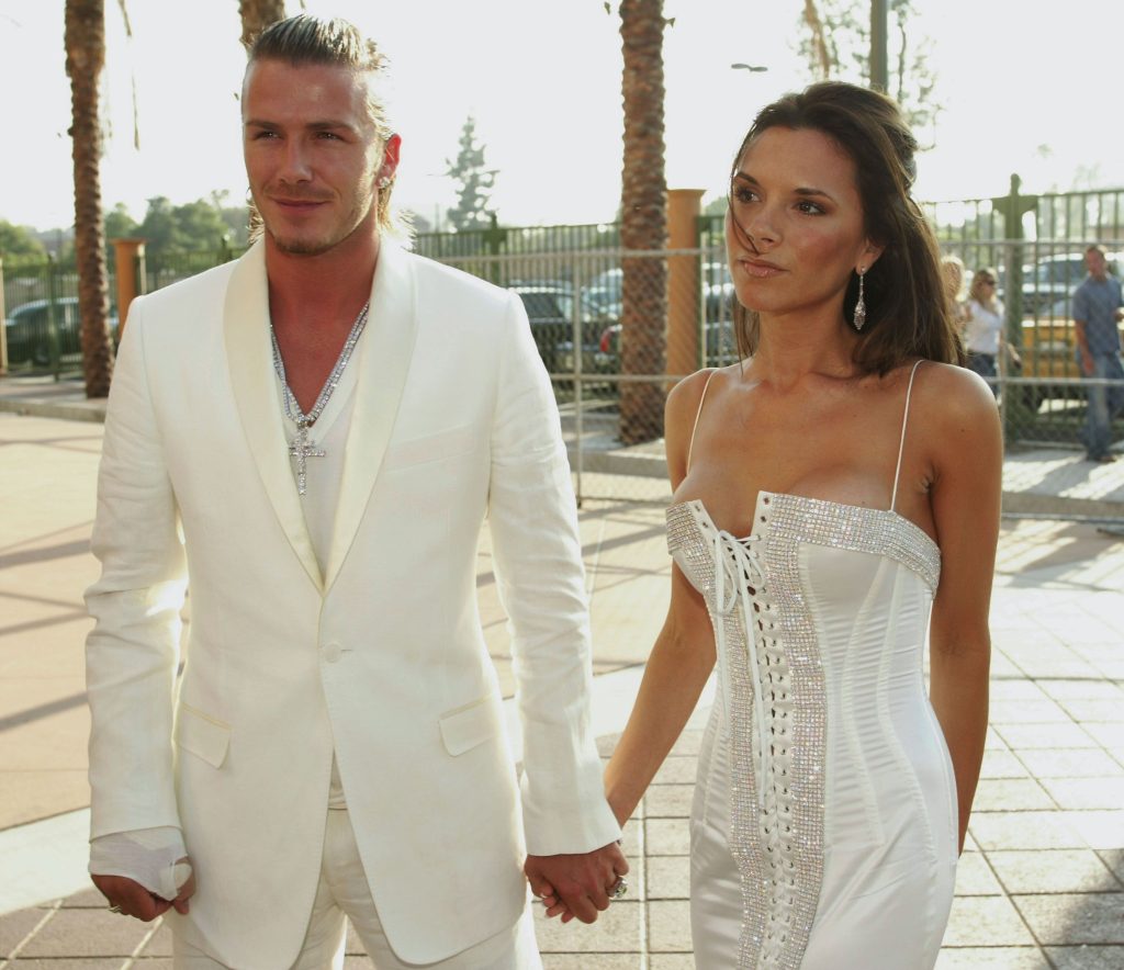 Grabitet rezidenca luksoze e David dhe Victoria Beckham teksa ata ndodheshin brenda 2 david and victoria beckham attend the 2003 mtv movie awards news photo 1625579803 1