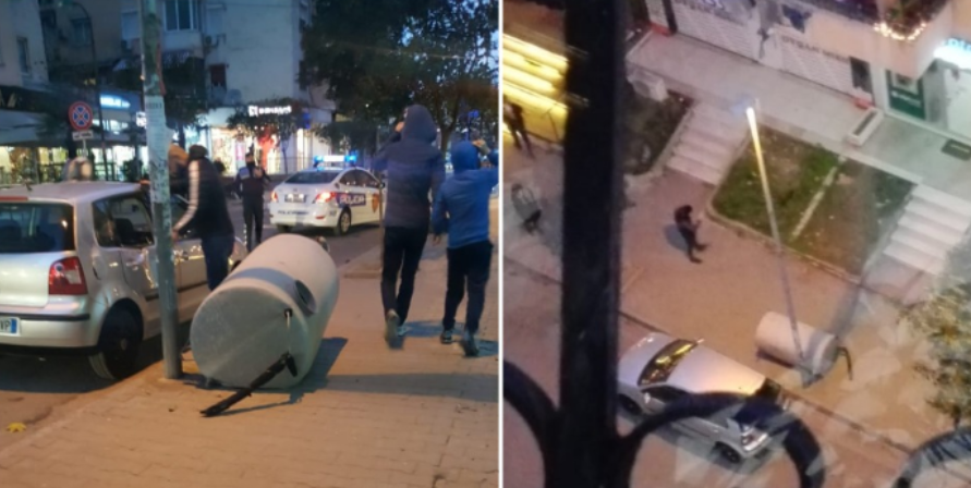 Stuhia në Kuçovë rrëzon 26-vjeçarin nga çatia, 17-vjeçares i bie depozita në kokë depozita