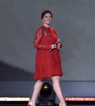 Imazhe/ Njihuni me gjimnasten seksi që ka katër fëmije me Vladimir Putinin, ja ku strehoet tani 5 e dashura e putin8 314x350 1