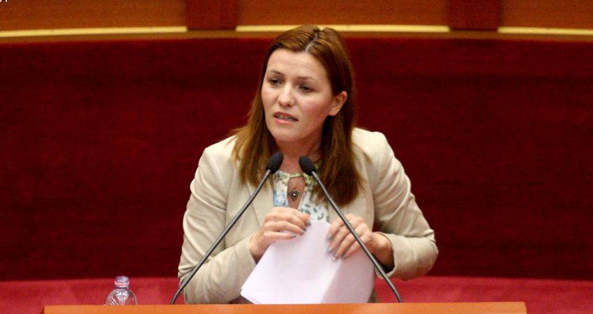 “KQZ njoftohet për vakancën në parlament”, nënkryetarja e Kuvendit komunikon njoftimin për Alqi Bllakon ermonela felaj e1513786268371 850x450 1