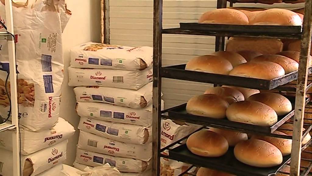 Konsumatorët shqiptarë po e paguajnë dyfish shtrenjtimin e bukës, si vidhen edhe te pesha furre buke 1
