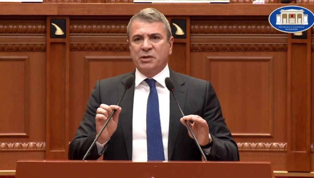 “500 milion euro mbështetje për energjinë”, Gjiknuri-Berishës: Me politikën e korbave nuk vini dot në pushtet. Tregove se je furnitori politik i protestës gjiknuri 2