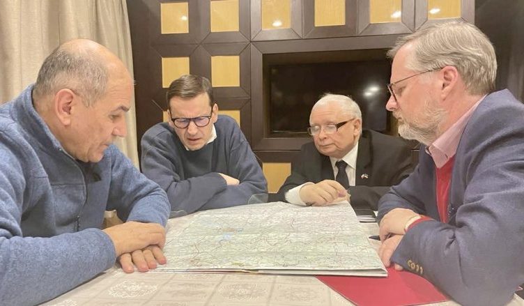 U nisën me tren, tre kryeministra evropianë mbërrijnë në Kiev iii 752x439 1