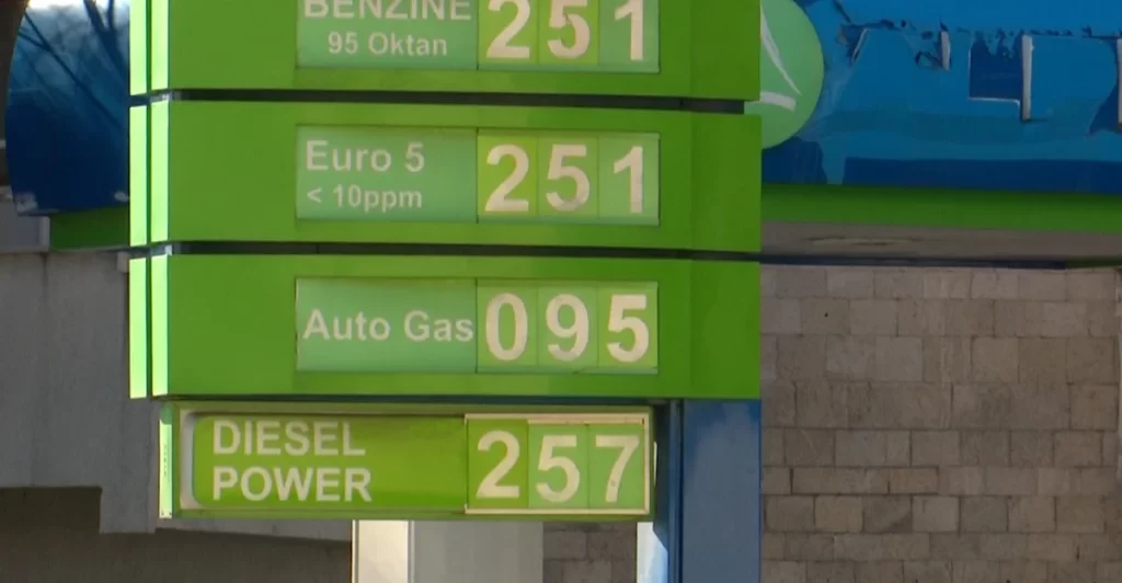 Çmimet e larta: Bie ndjeshëm konsumi i karburanteve për të dytin muaj radhazi karburantetttt.jpg