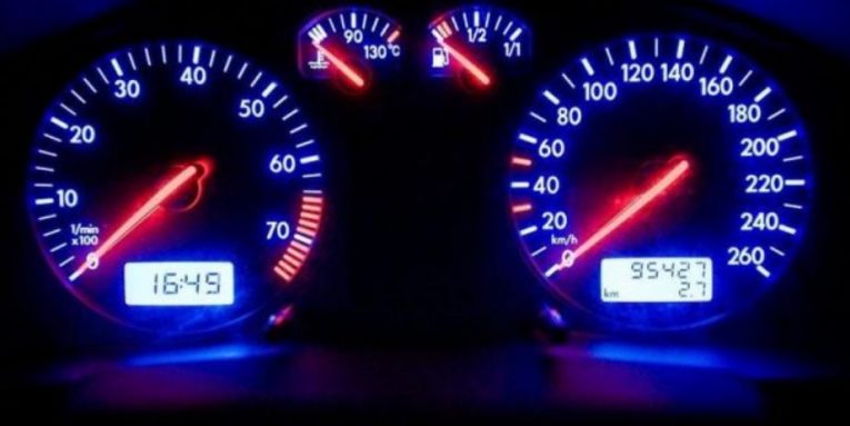 Pse kilometrazhet shkojnë deri në 260 km/orë? kilometrazh 765x383 1