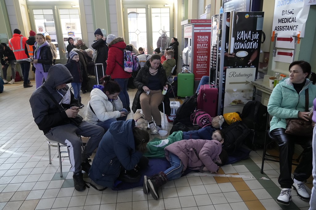 Imazhe/ Shihni se si ukrainasit e larguar nga lufta strehohen në stacionet hekurudhore të Polonisë 4 lcimg 02377e79 9e6d 4fd6 aa88 3002fd8527fb