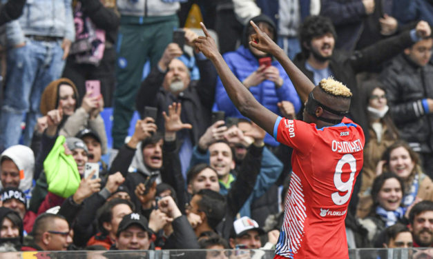 Napoli fiton me përmbysje napoli