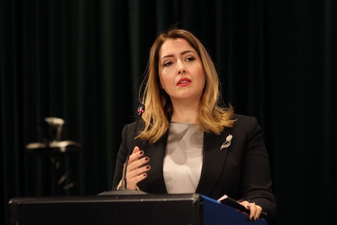 Manastirliu premtim infermierëve: Rritje pagash dhe pagesë për performancë ogerta
