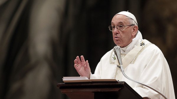 Thirrja e Papa Françeskut: Lufta në Ukrainë duhet të ndalet menjëherë papa francesku