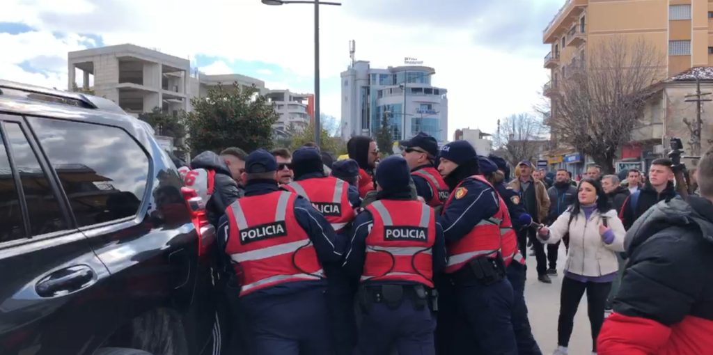 perplasje me policine ne korce